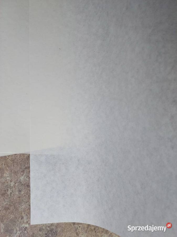 Stare pożółkłe kartki papieru cienkie A4 ponad Tczew