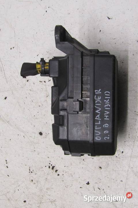 SKRZYNKA BEZPIECZNIKÓW 20 DOHC MITSUBISHI