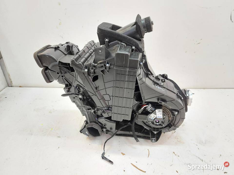 TESLA MODEL Y 2022r nagrzewnica dmuchawa obudowa sprzedam