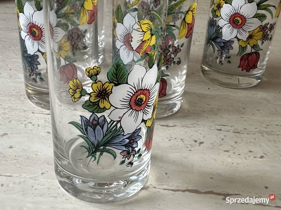 Szklanki z lat PRLu sprzedam