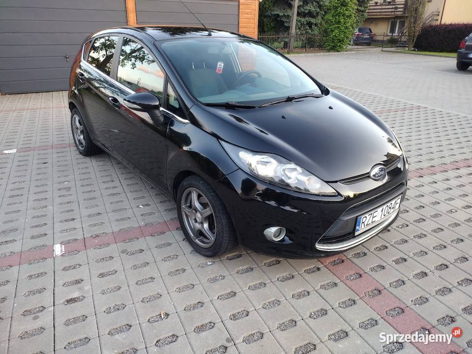 Ford Fiesta 2009r 14TDCI czarny Rzeszów sprzedam