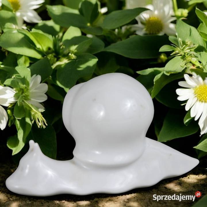 Ślimak biała porcelana Hollohaza Węgry lata 70te Bronisze
