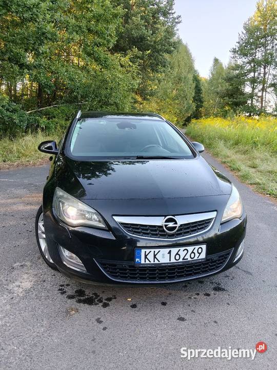 Opel Astra J kombi 14Turbo 140 bogate reflektory ksenonowe Zawiercie