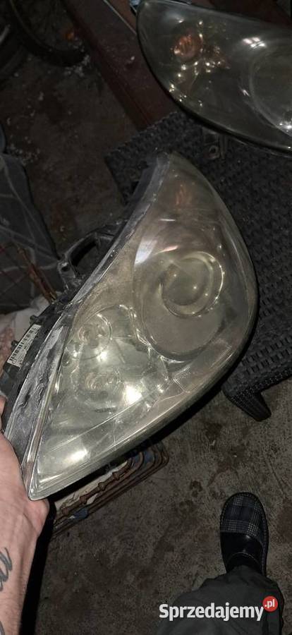 Sprzedam ładne lampy do peugeot 407 osobowe Lampy przednie Kobiernice