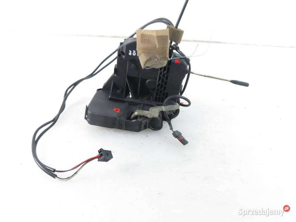 ZAMEK LEWY PRZEDNI MERCEDES 211 5 PIN małopolskie