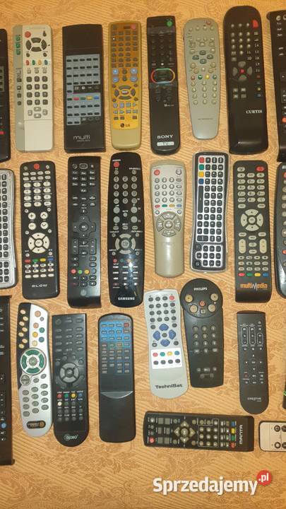 75 sztuk różnych starszych pilotów VIDEO TV Warszawa