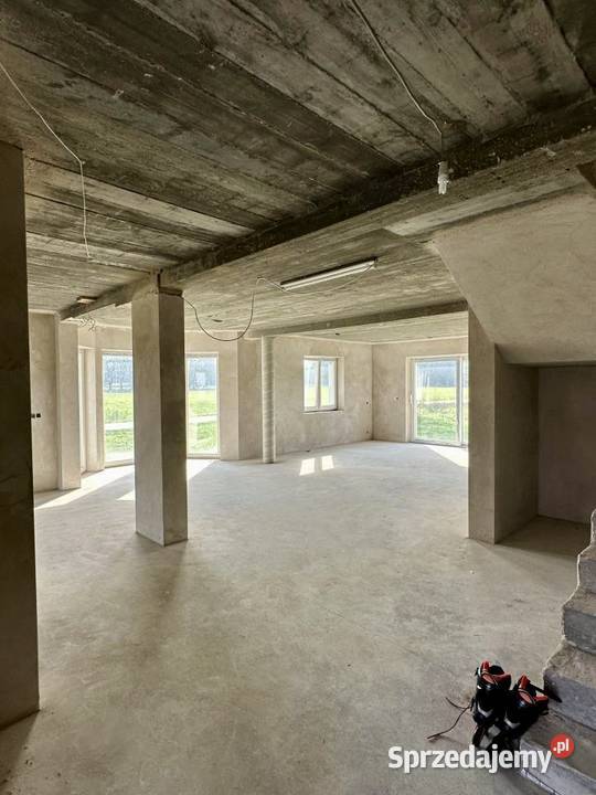 Dom z garażem dwustanowiskowym i budynkiem Sprzedaż Zambrów