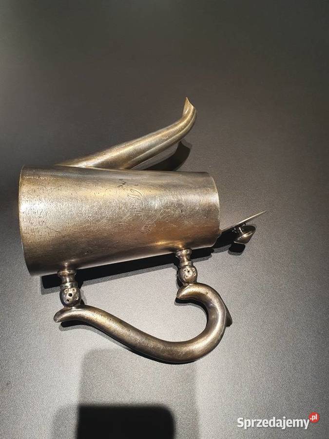 Dzbanek z pokrywką większy z dwóch srebrny z Lublin