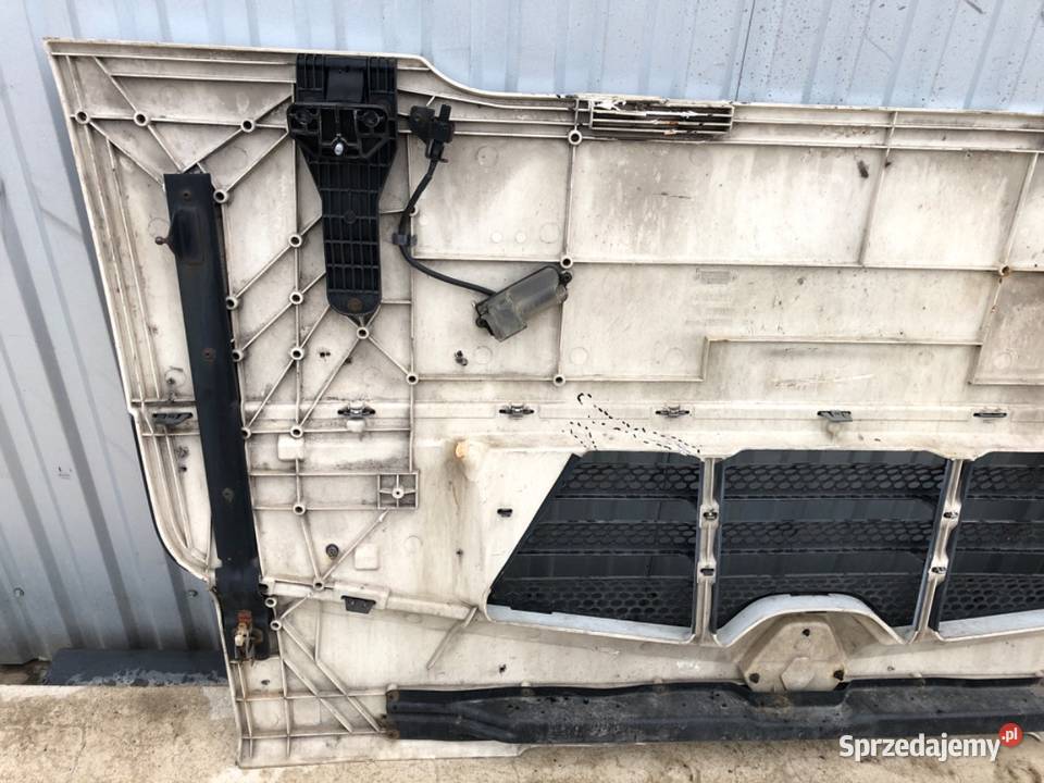 MASKA ATRAPA RENAULT TRUCKS PREMIUM Hatchback