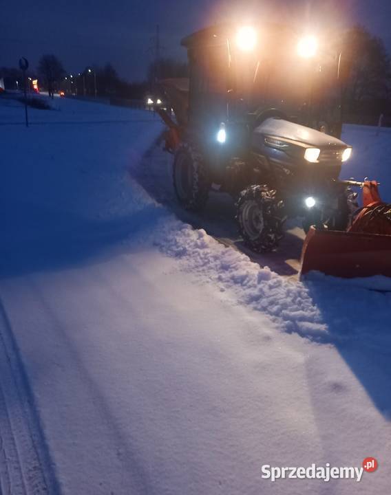 Odśnieżanie Dęblin parkingi place ulice chodniki