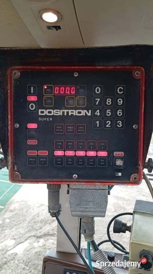 Opryskiwacz ciągany RAU 24 m 2700 litrów Goszczędza