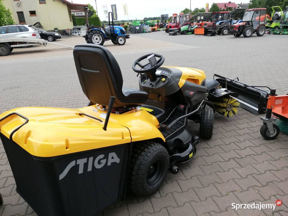 Traktor ogrodowy z zamiatarką firm Stiga 7102W Dom i Ogród Kobiele Wielkie