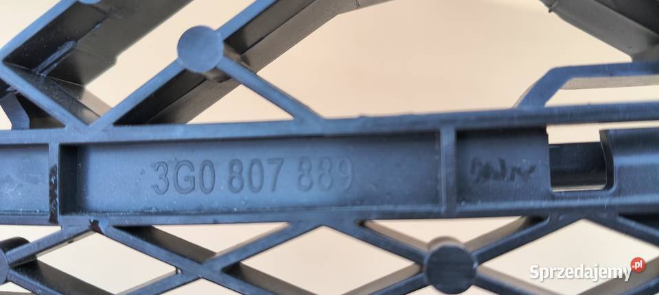 VW PASSAT B8 LIFT 19 ŚLIZG MOCOWANIE ZDERZAKA lubuskie Bieleń