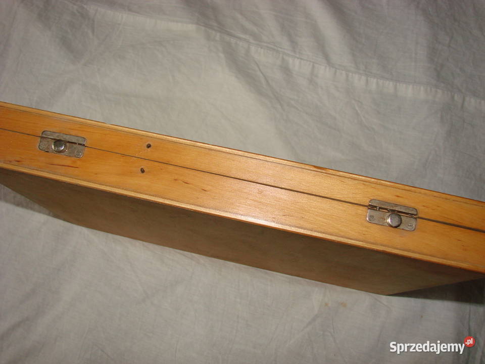 skrzynka na gwintowniki narzynki itp PRL Pruszcz Gdański