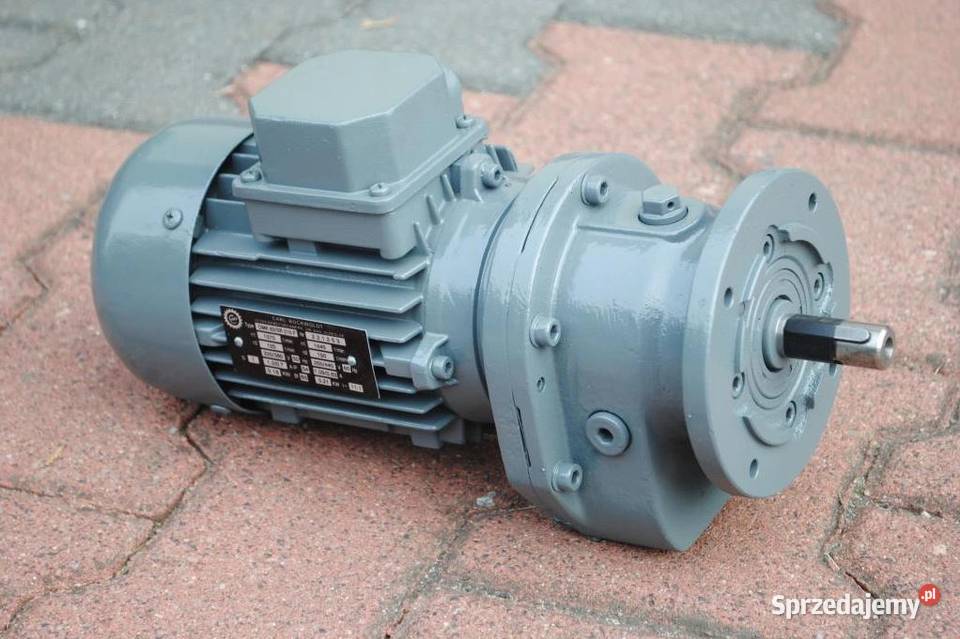 MOTOREDUKTOR kołnierzowy 018kw 125obrmin Fvat Kargowa