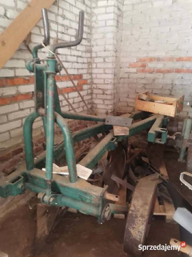 Sprzedam pług trzy skibowy Feliksów sprzedam