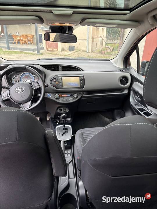 Toyota Yaris 2016r Hybryd 100 DynamicSmart 4/5 małopolskie Dąbrowa Tarnowska