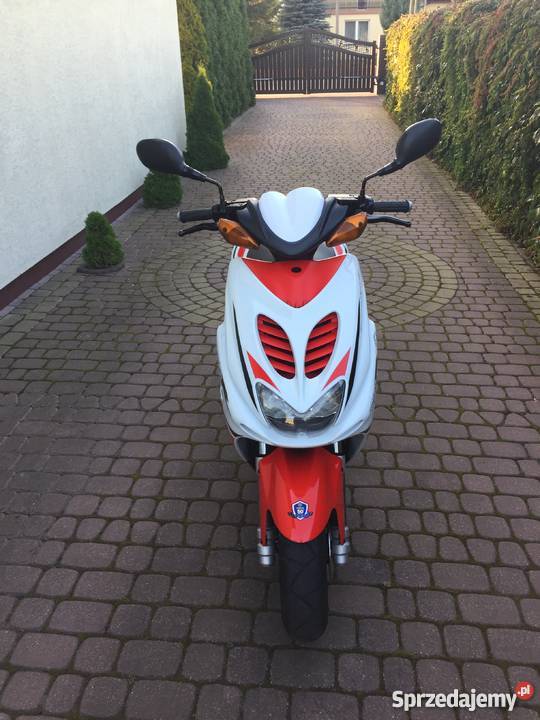 YAMAHA AEROX 50 LIMITED EDITION 50cm3 Kampinos