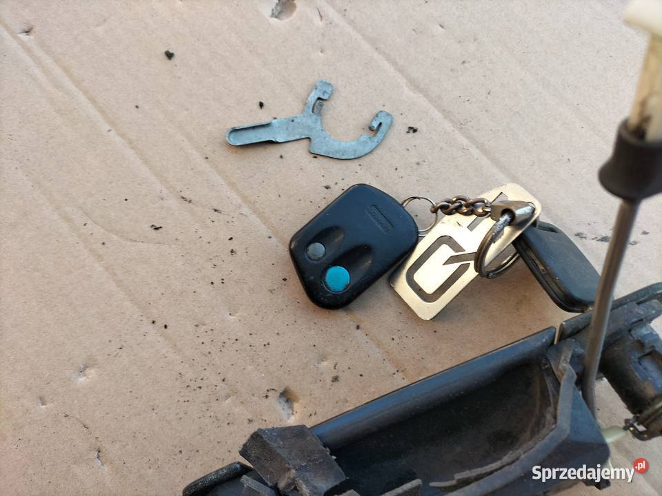 KLAMKA KIEROWCY LEWY PRZÓD KIEROWCY AUDI B4 Kamień-Kolonia