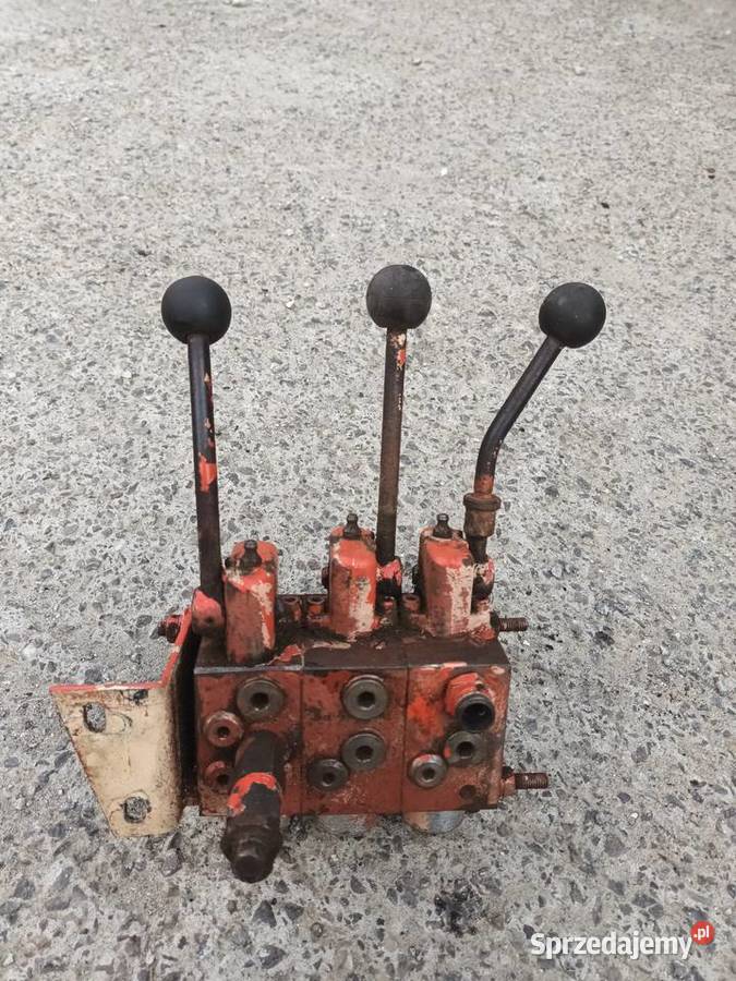 Rozdzielacz hydrauliczny 3 sekcje deutzfahr Bukowie sprzedam