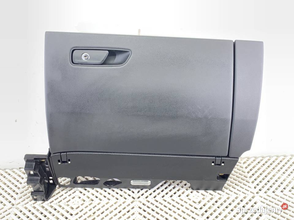 SCHOWEK PASAŻERA AUDI Q8 SUV 4M8857035 PÓŁKA