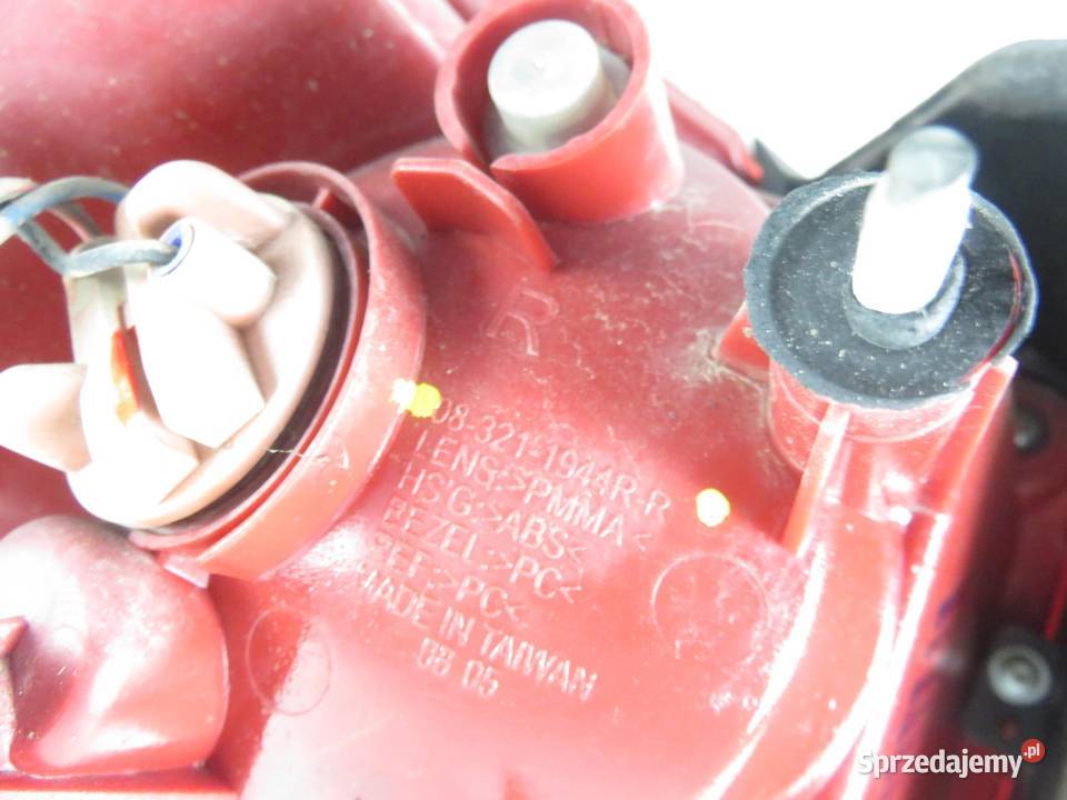 LAMPA PRAWA TYLNA HYUNDAI SANTA FE II 083211944R