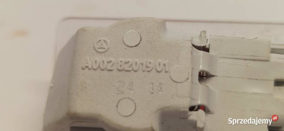 MERCEDES W205 LAMPKA BOCZKA DRZWI A0028201901 sprzedam