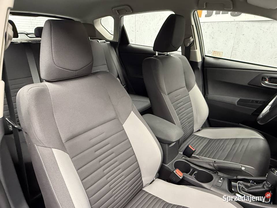 Toyota Auris 16 Benzyna AUTO srebrny Poznań
