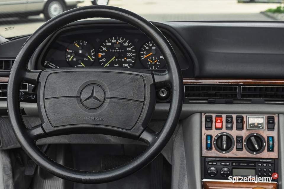 MercedesBenz C126 500SEC Bhr Cabriolet Rybarzowice