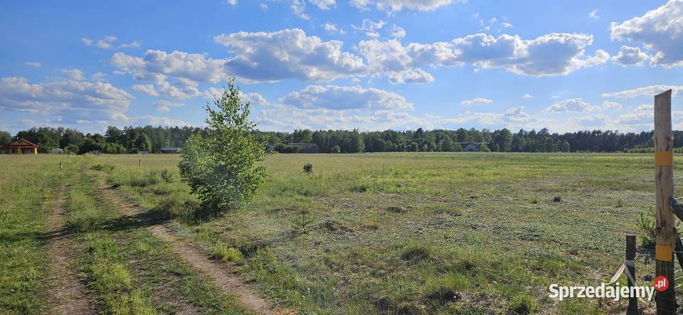 Działka bud Bobrowniki 1076M2 1208M2 WZ dookoła