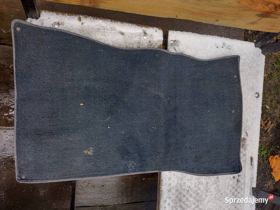 Mercedes W123 Wykładzina prawy przód niebieski Łagiewniki