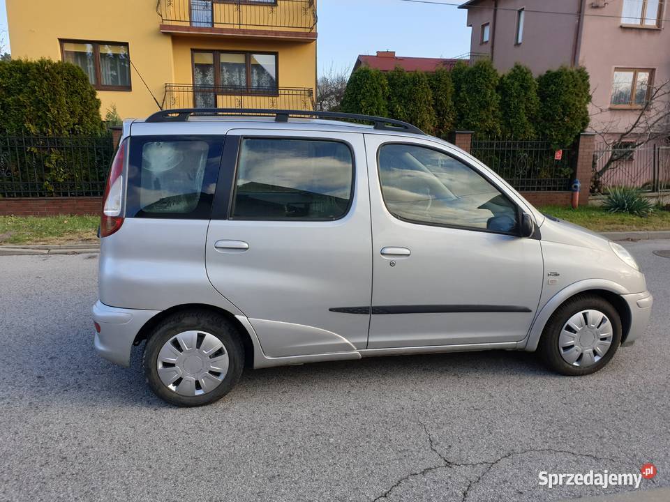 Toyota Yaris Verso 14 d4d zarejestrowana stan Rok produkcji 2003 Yaris Verso Rawa Mazowiecka