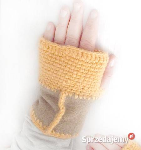 pastelowe mitenki wełniane mitenki beżowe sprzedam