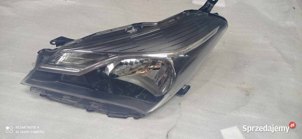 Lampa lewa Toyota Yaris III Lift lewa Włocławek