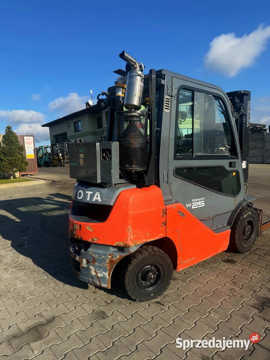 wózek widłowy TOYOTA 8FDF25 2500 Pyroban diesel diesel Działoszyn
