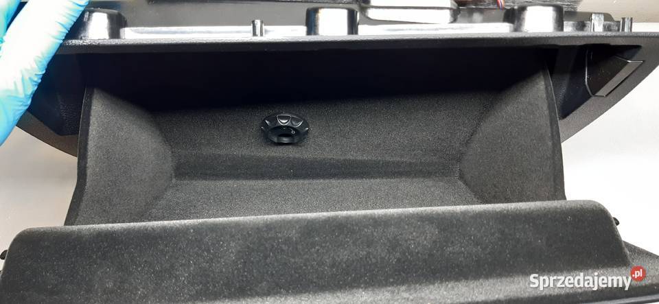 SCHOWEK PASAŻERA AUDI Q3 8U1857035G osobowe Mielęcin