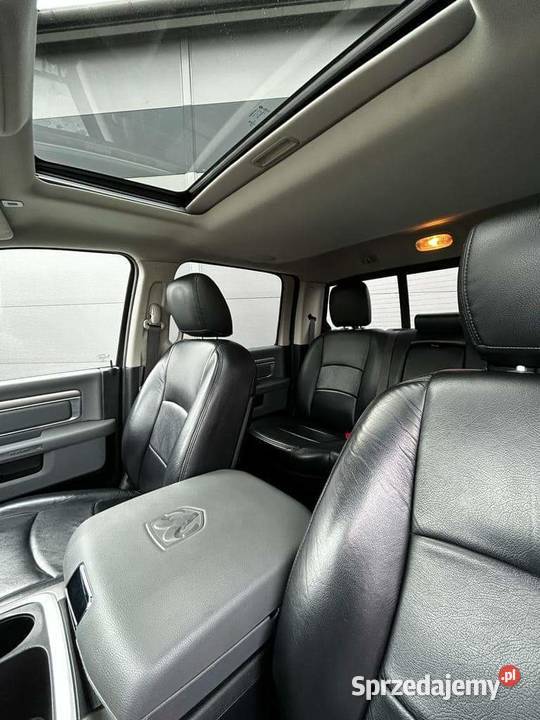 Dodge Ram 1500 57HEMILPG salon bezwypadkowy mały Rok produkcji 2018