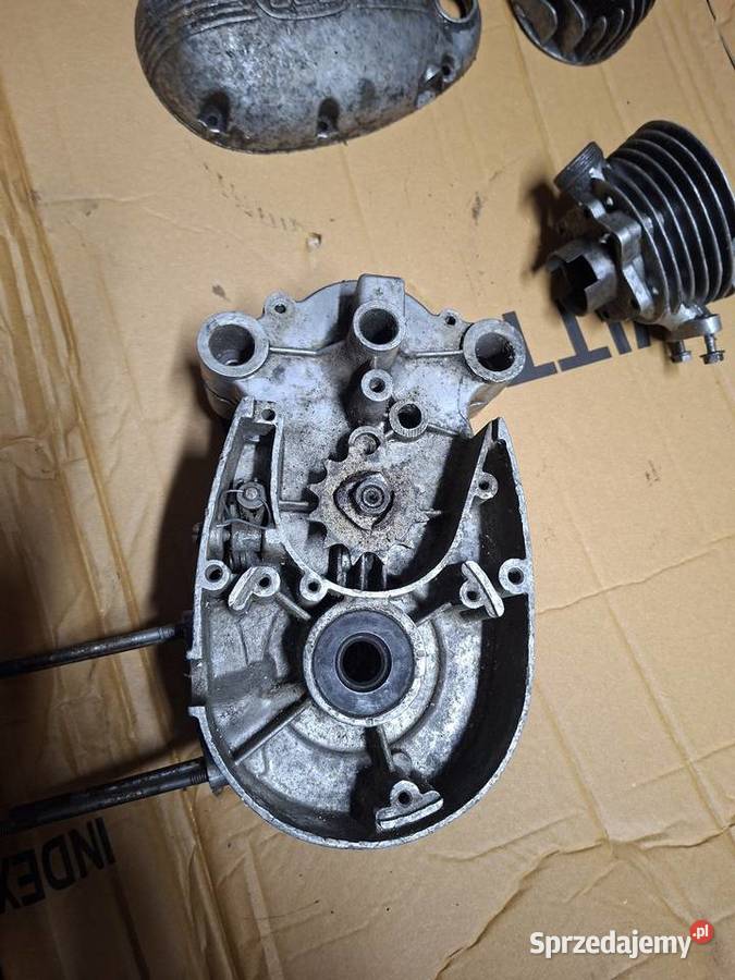 Silnik pokrywa dekiel głowica cylinder Motorynka