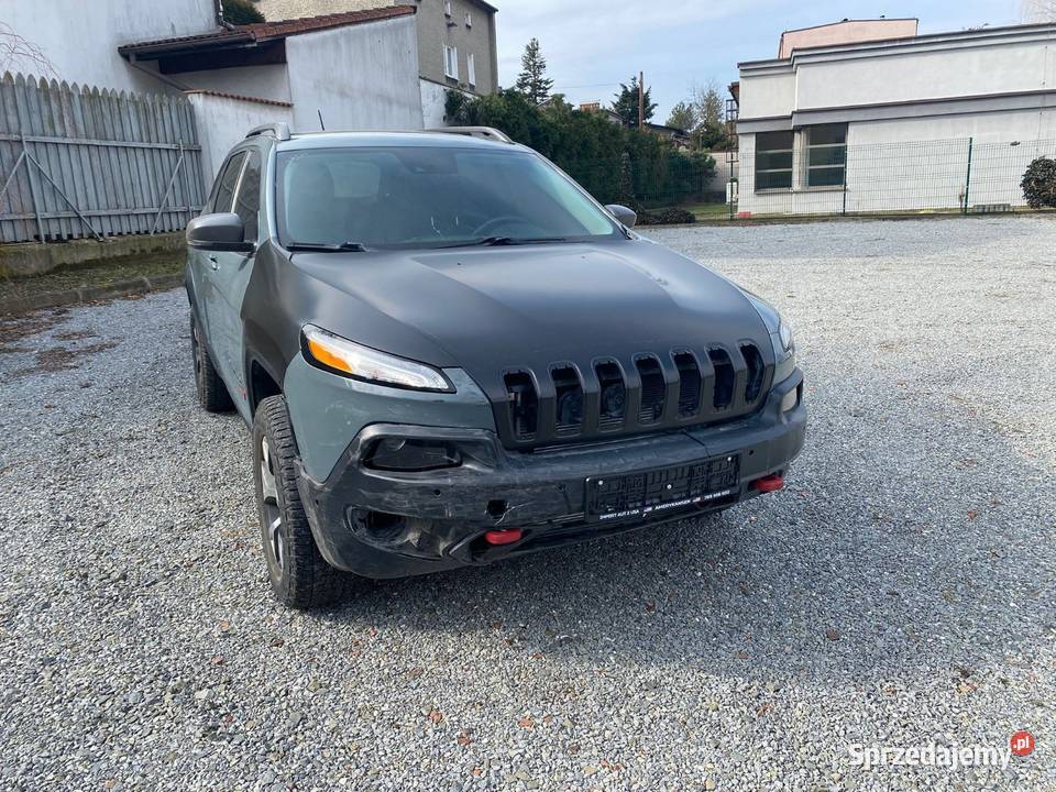 Jeep Cherokee KL TRAILHAWK 32 V6 benzyna