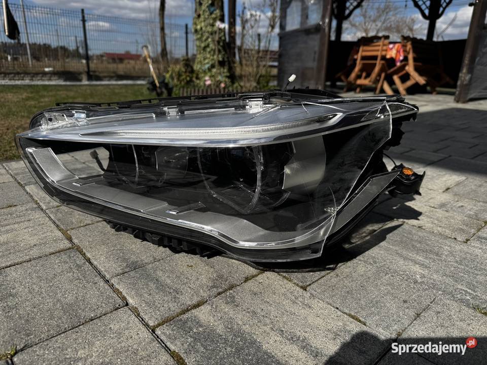 Lampa reflektor BMW X1 f48 2017r uszkodzona Konin