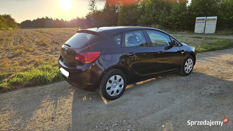 Opel Astra J brązowy 16 benzyna wersja bez śląskie Częstochowa sprzedam