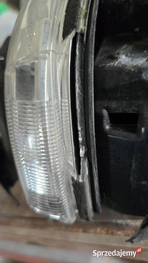 Suzuki Grand Vitara II lusterko prawe uszkodzone Wieliczka