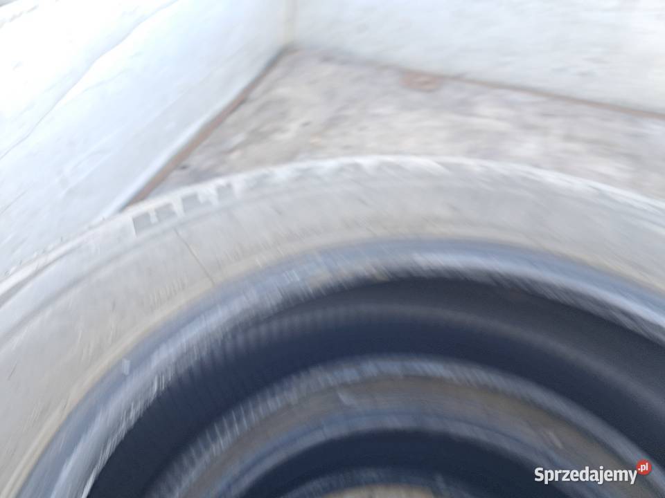 Opony zimowe tiguan 215 65 r16 4x4 Samochodowe Legnica sprzedam
