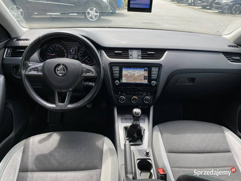 koda Octavia klima ACC multifunkcja tempomat centralny zamek Żory