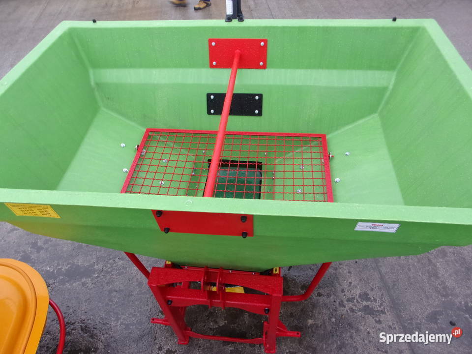 Rozsiewacz wapna i nawozów dwutarczowy KŁOS 800 łódzkie Opoczno