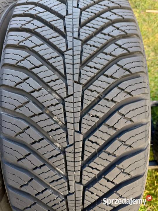 20560 R16 Kumho Solus 4S 2021r 65mm Para 280