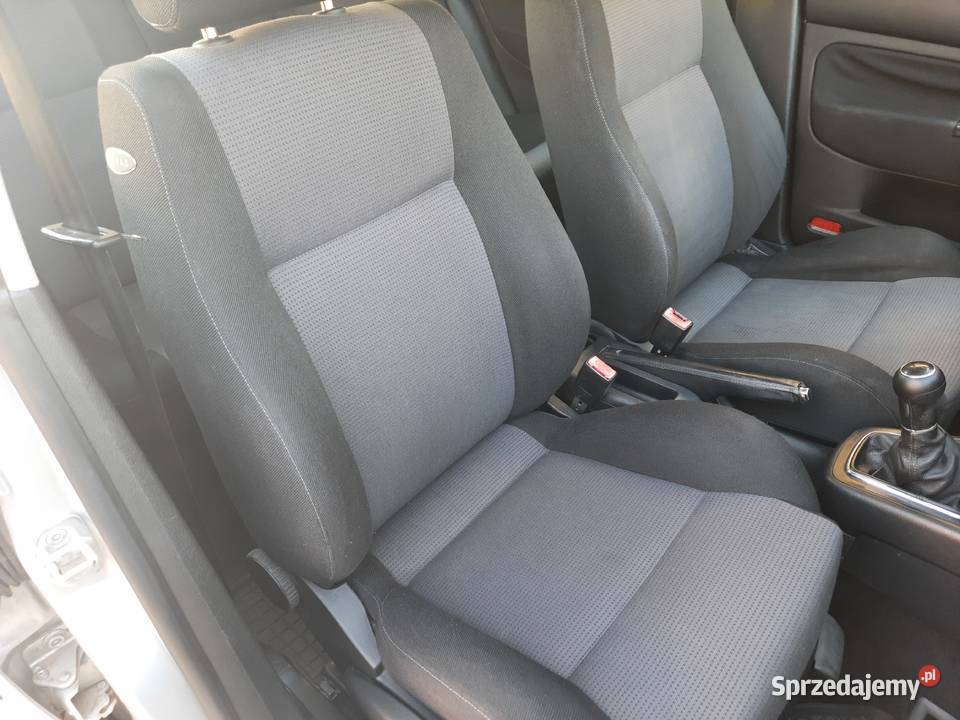 VW GOLF IV 16 16V MPI 105 Highline 5dr Wałbrzych