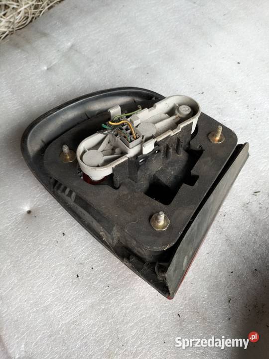 VOLVO V 40 V40 LAMPA TYŁ TYLNA PRAWA Kamień-Kolonia