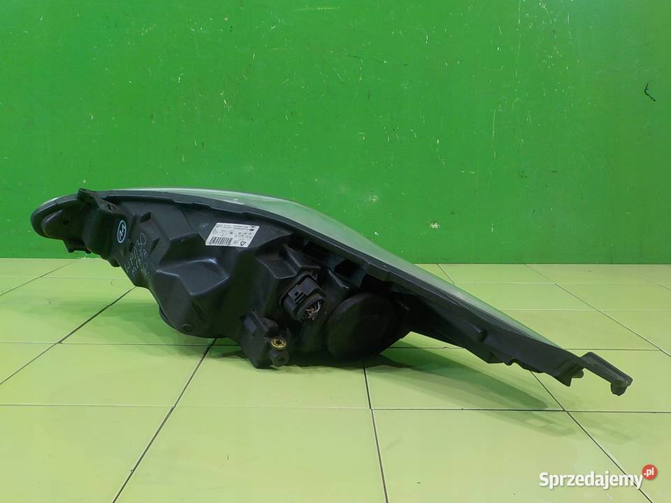 FORD FIESTA MK7 125 B 09r lampa prawy przod Suków