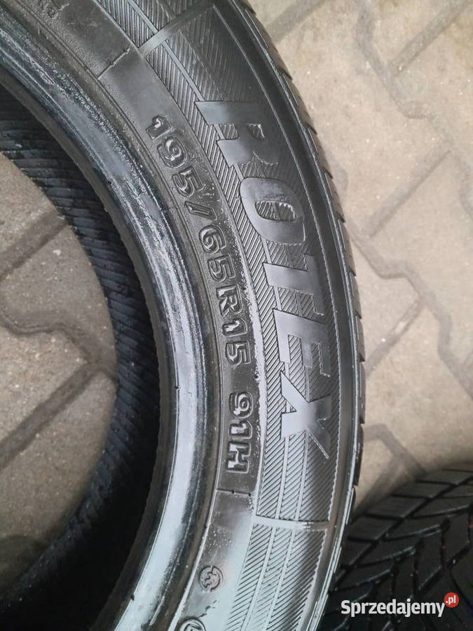 Opony wielosezonowe 19565 R15 sprzedam